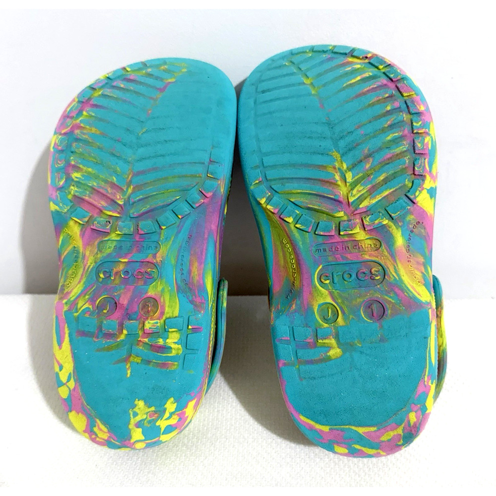 Crocs Classic Marbled Tie Dye Girls J1 Digital Aqua Multi Breathable Lightweight - Picture 8 of 9